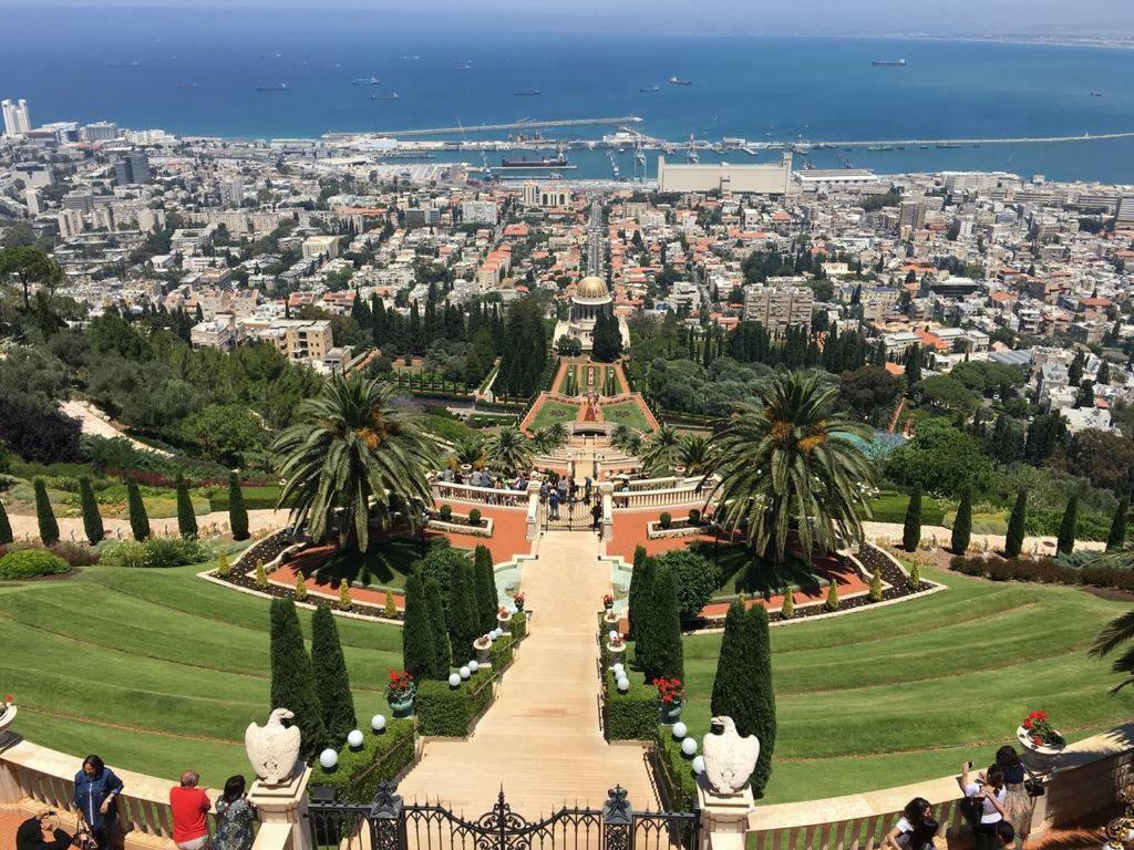 Paradise In Haifa Near The Bahai Gardens Екстериор снимка